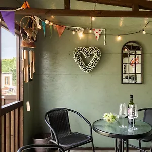  Holiday home Haven - With Garden And Summerhouse United Kingdom